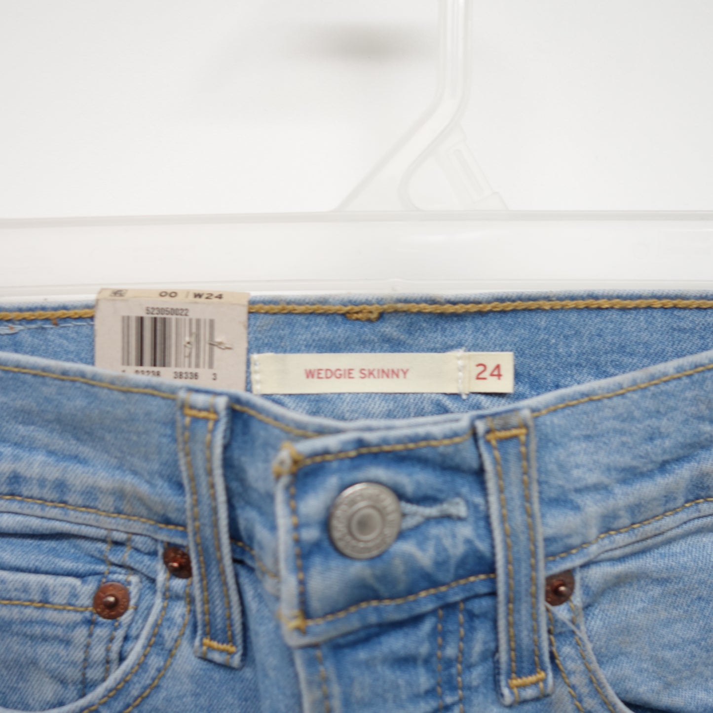 Levi's Wedgie Skinny Light Blue Ripped Denim Slim Skinny Denim Jeans Size 00M / 24 x 27